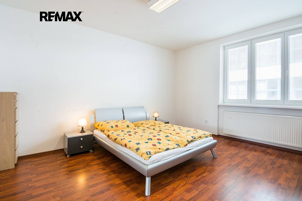 Pronájem bytu 2+kk 48 m² – fotografie 2