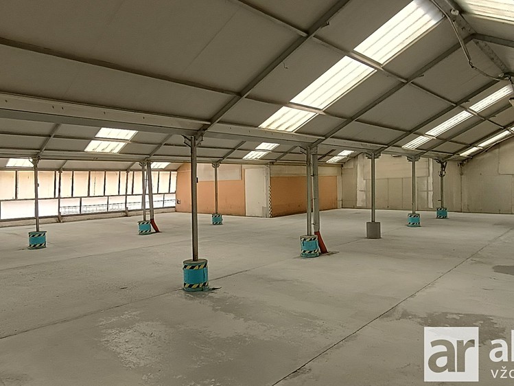 Pronájem komerčního prostoru, 726 m² (7 z 16)
