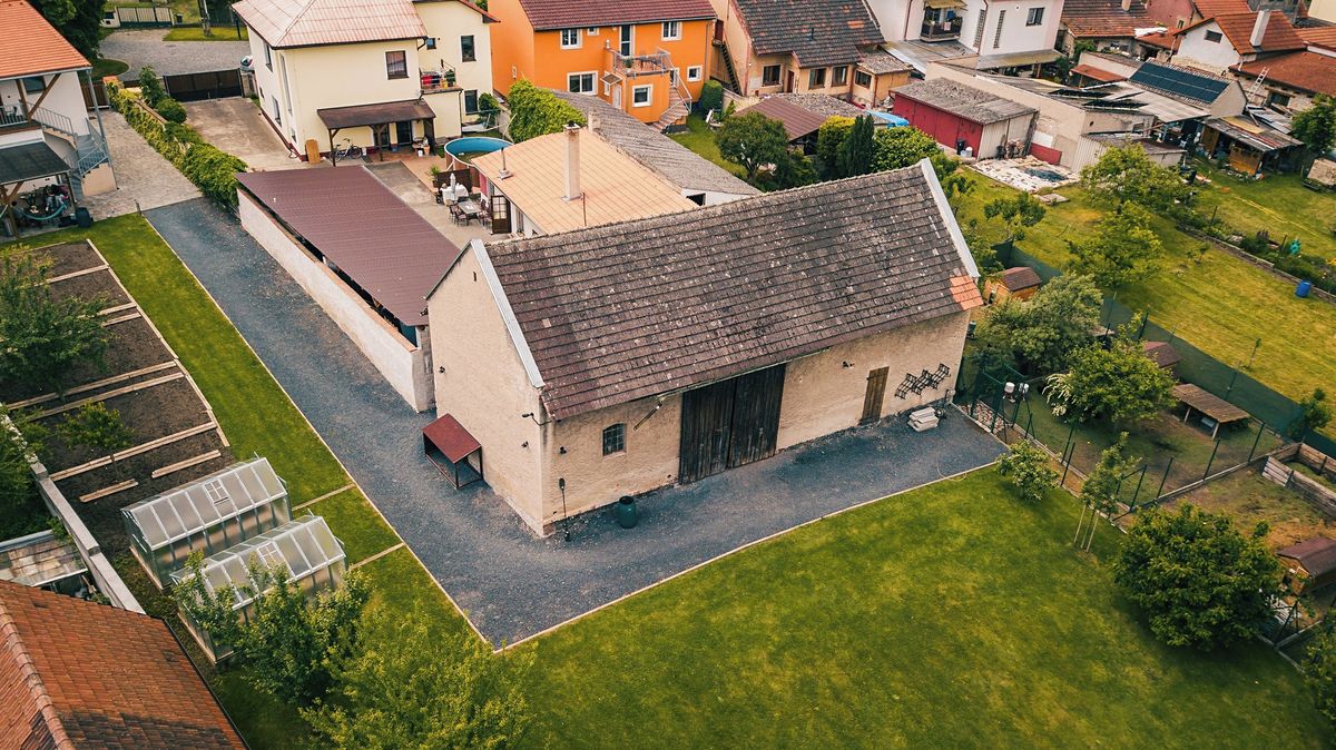 Prodej stavebního pozemku 2460 m² – fotografie 5