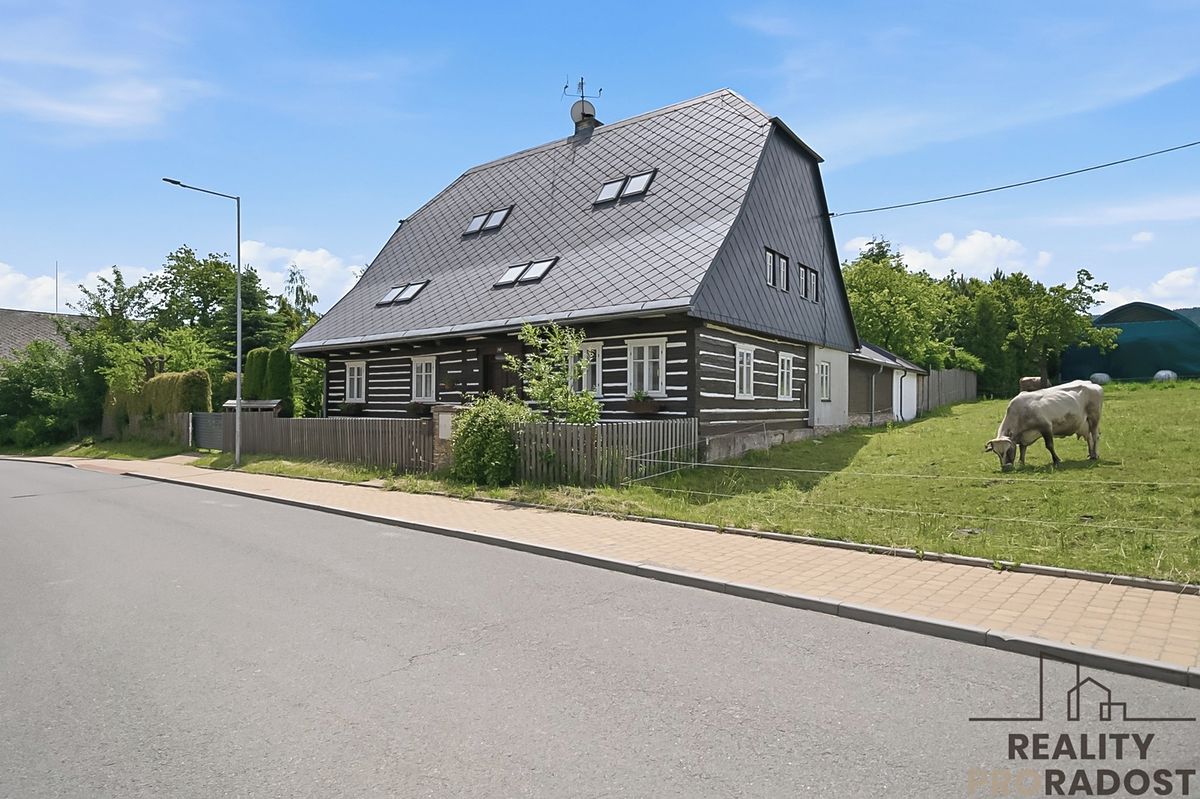 Prodej rodinného domu 309 m², pozemek 1851 m²