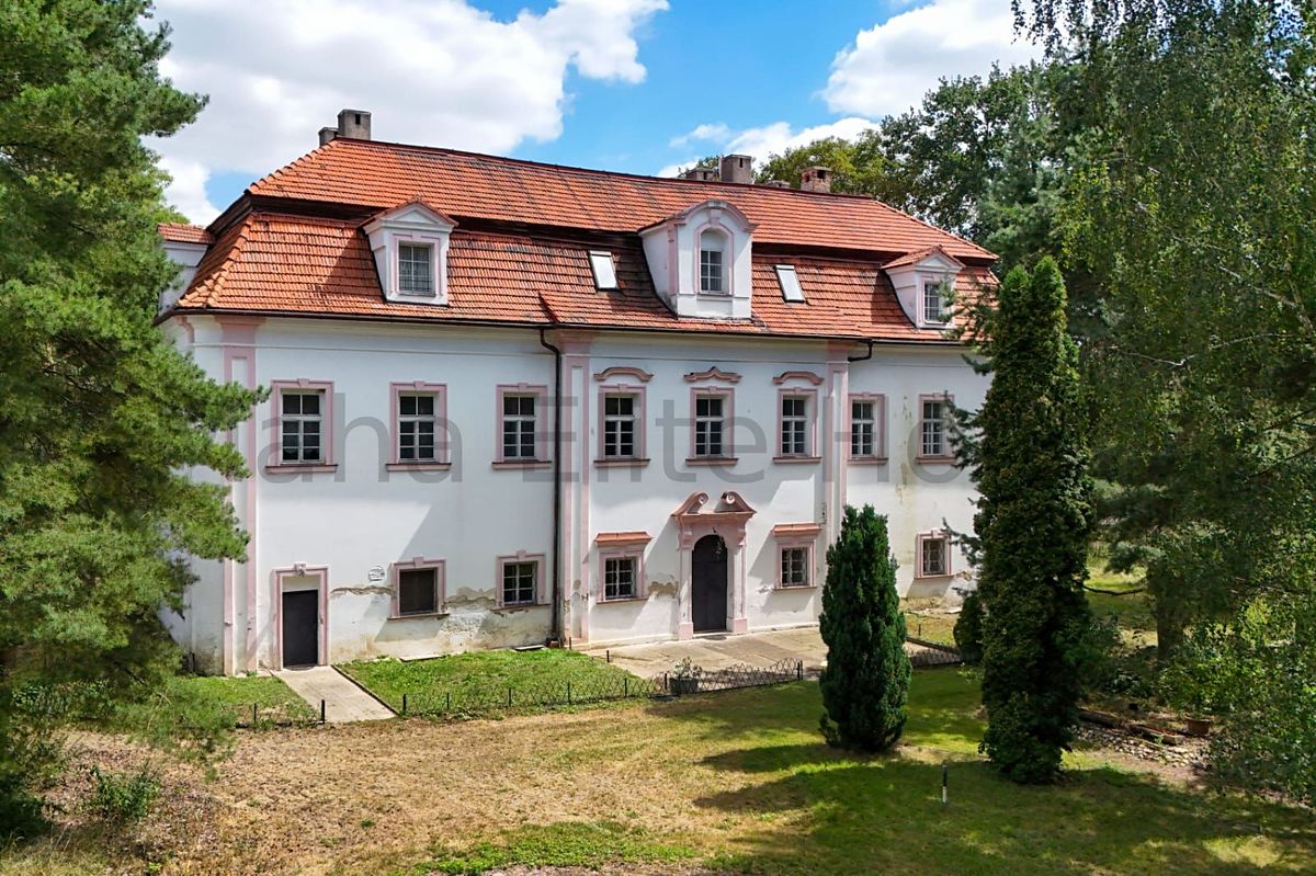 Prodej komerční nemovitosti 1200 m² – fotografie 3
