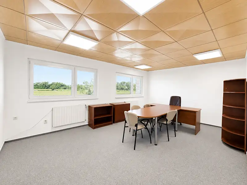 Pronájem kanceláře 270 m², Babice – náhled fotky 3