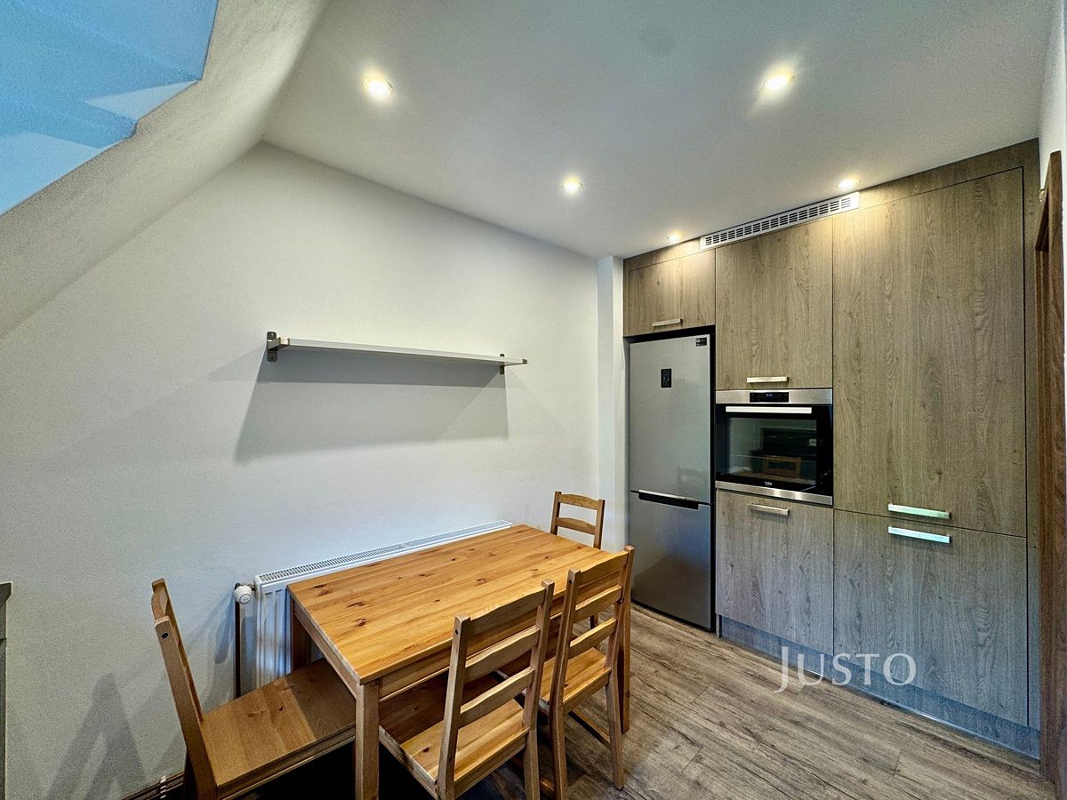 Pronájem bytu 2+1 45 m² – fotografie 2