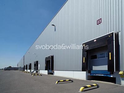 Pronájem skladového prostoru 2392 m²