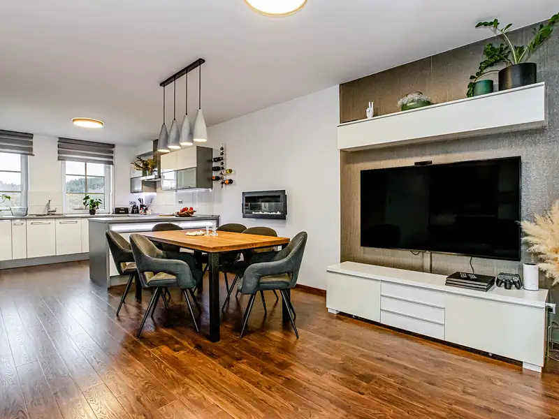 Pronájem rodinného domu 107 m², pozemek 150 m², Hluboká nad Vltavou – náhled fotky 1
