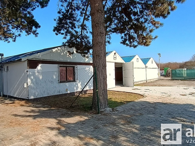 Pronájem komerčního prostoru, 726 m² (2 z 16)