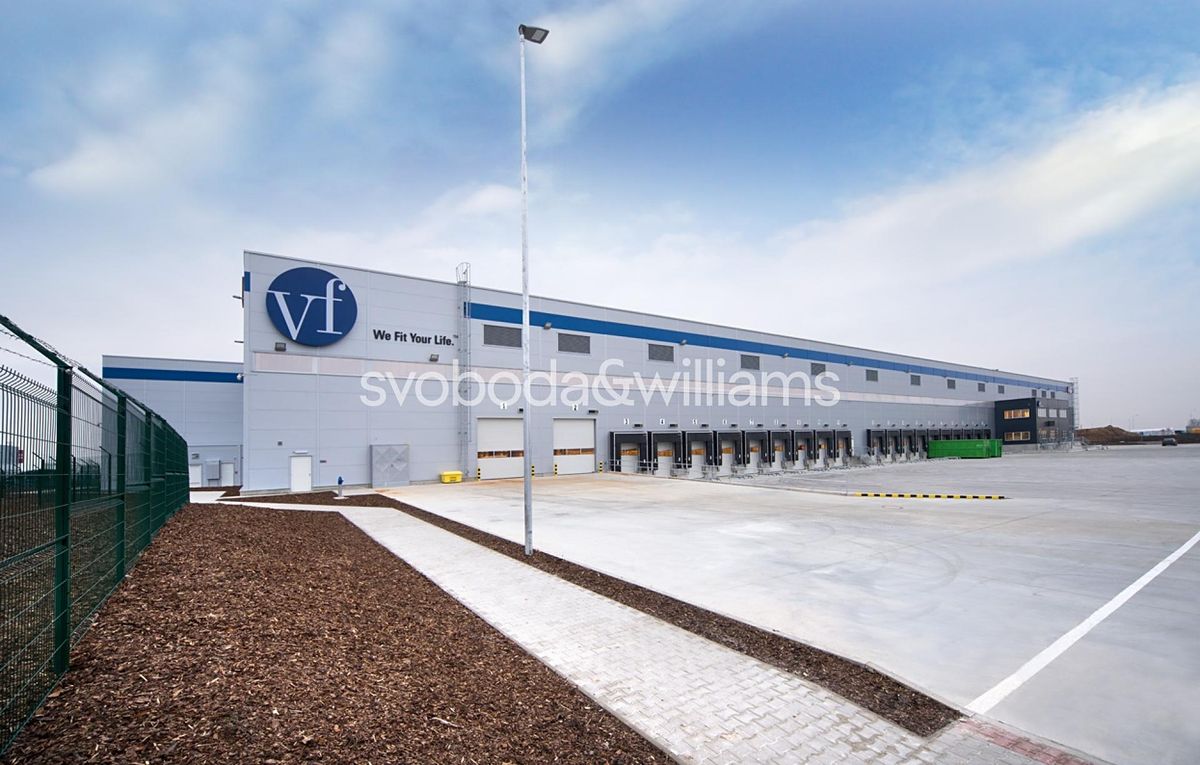 Pronájem skladového prostoru 2392 m² – fotografie 3