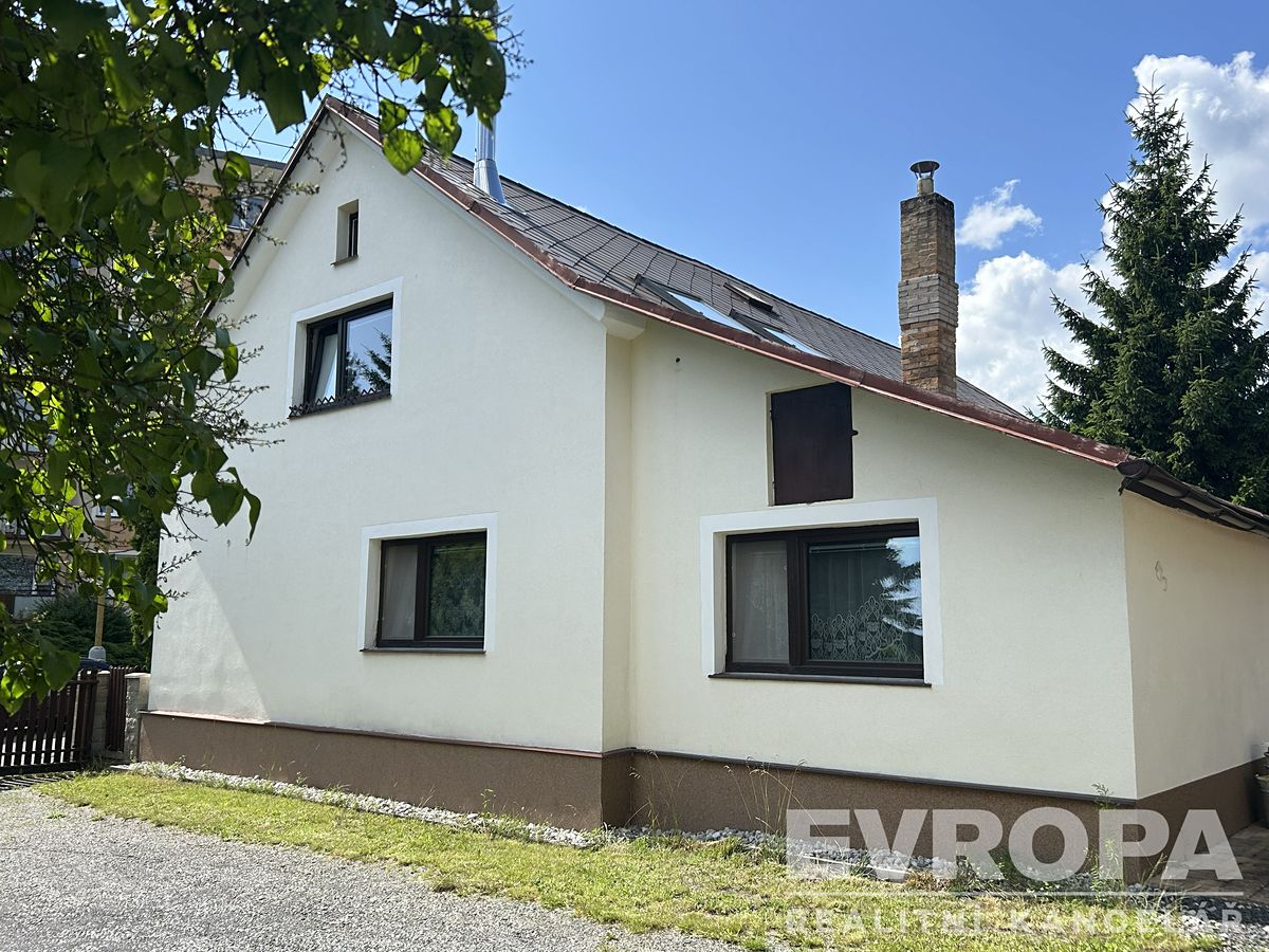 Prodej rodinného domu 250 m², pozemek 2264 m² – fotografie 2