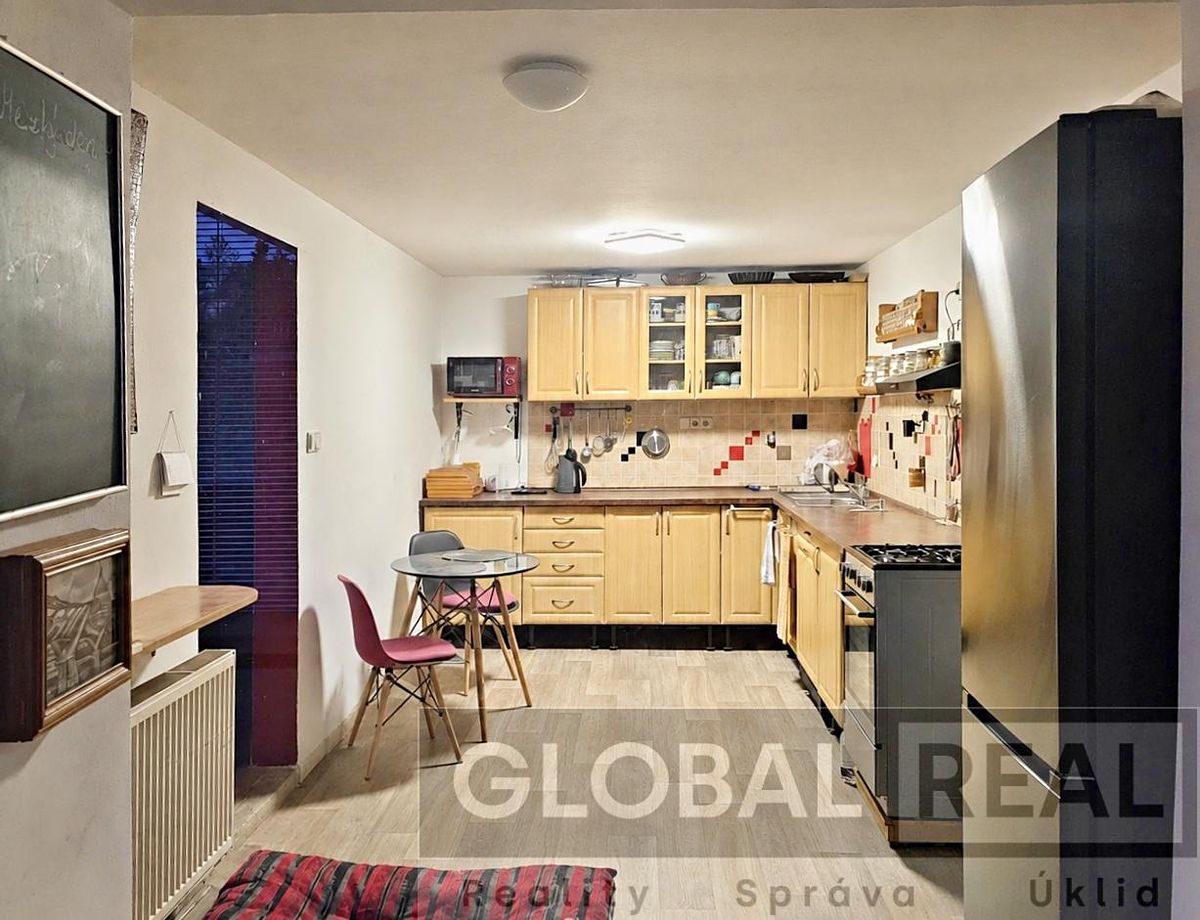 Prodej rodinného domu 145 m², pozemek 444 m² – fotografie 2