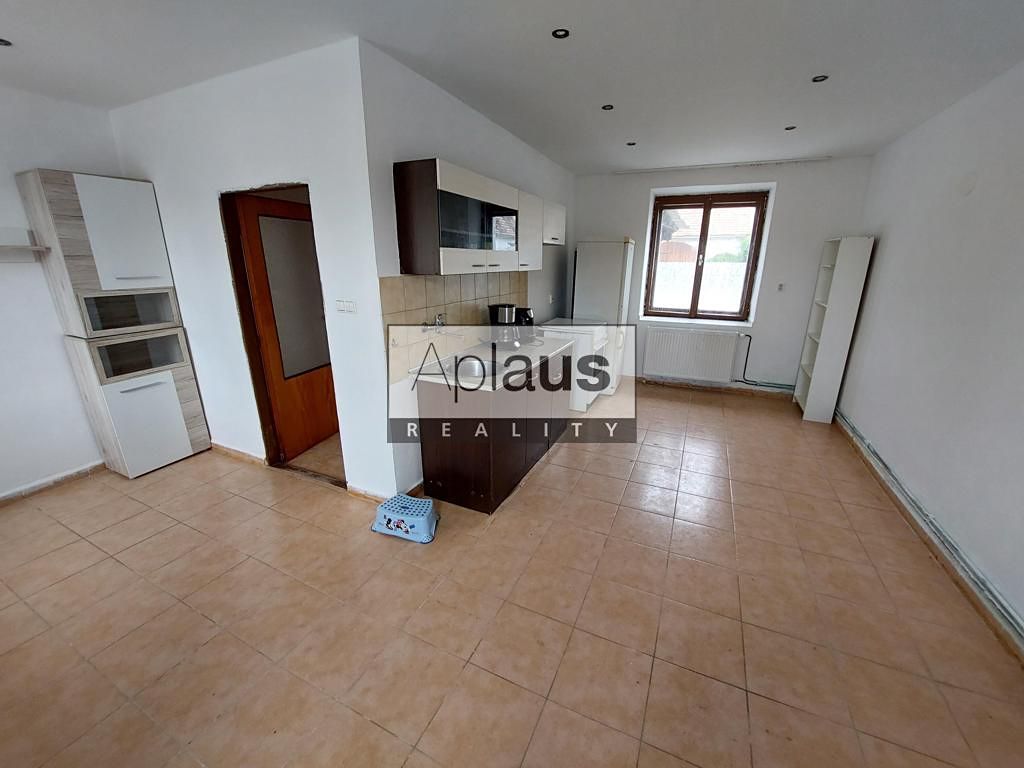 Pronájem bytu 1+1 61 m²
