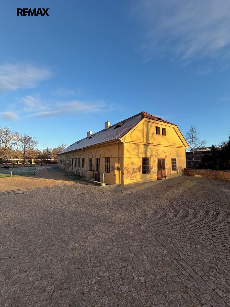 Prodej obchodního prostoru 660 m²