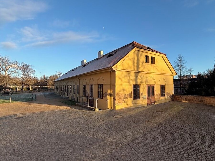 Gewerbefläche zum Kauf, 660 m² (1 von 28)