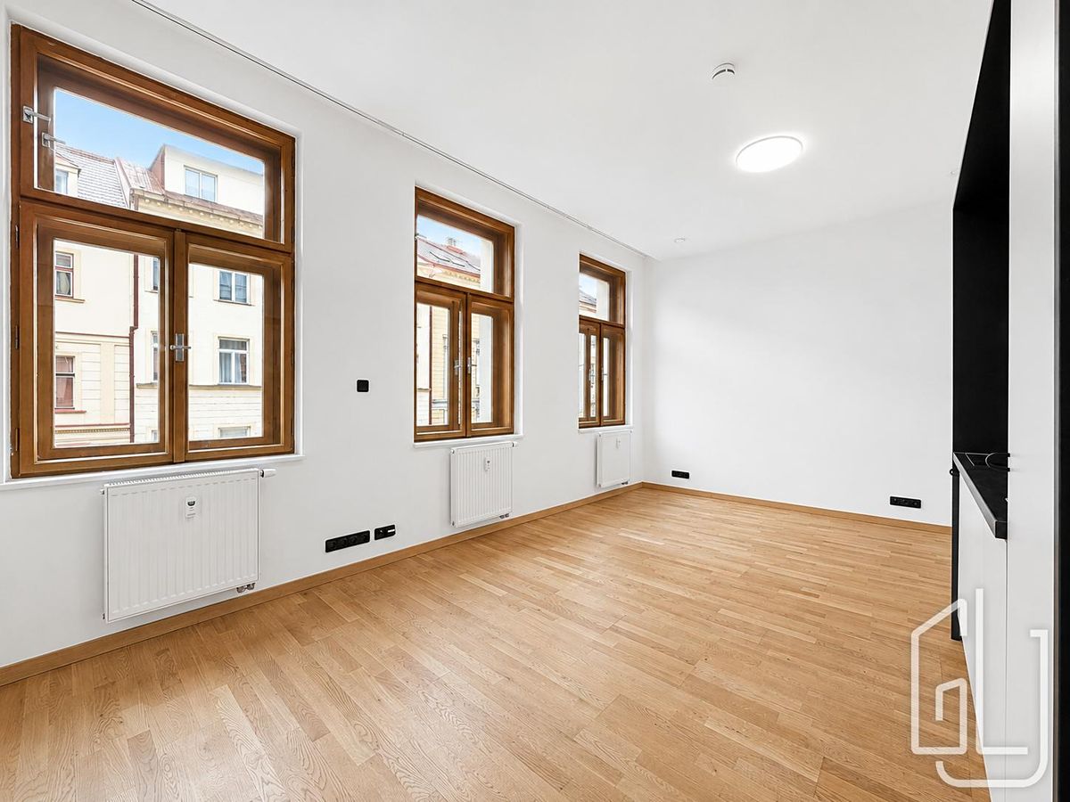 Pronájem bytu 1+kk 27 m²