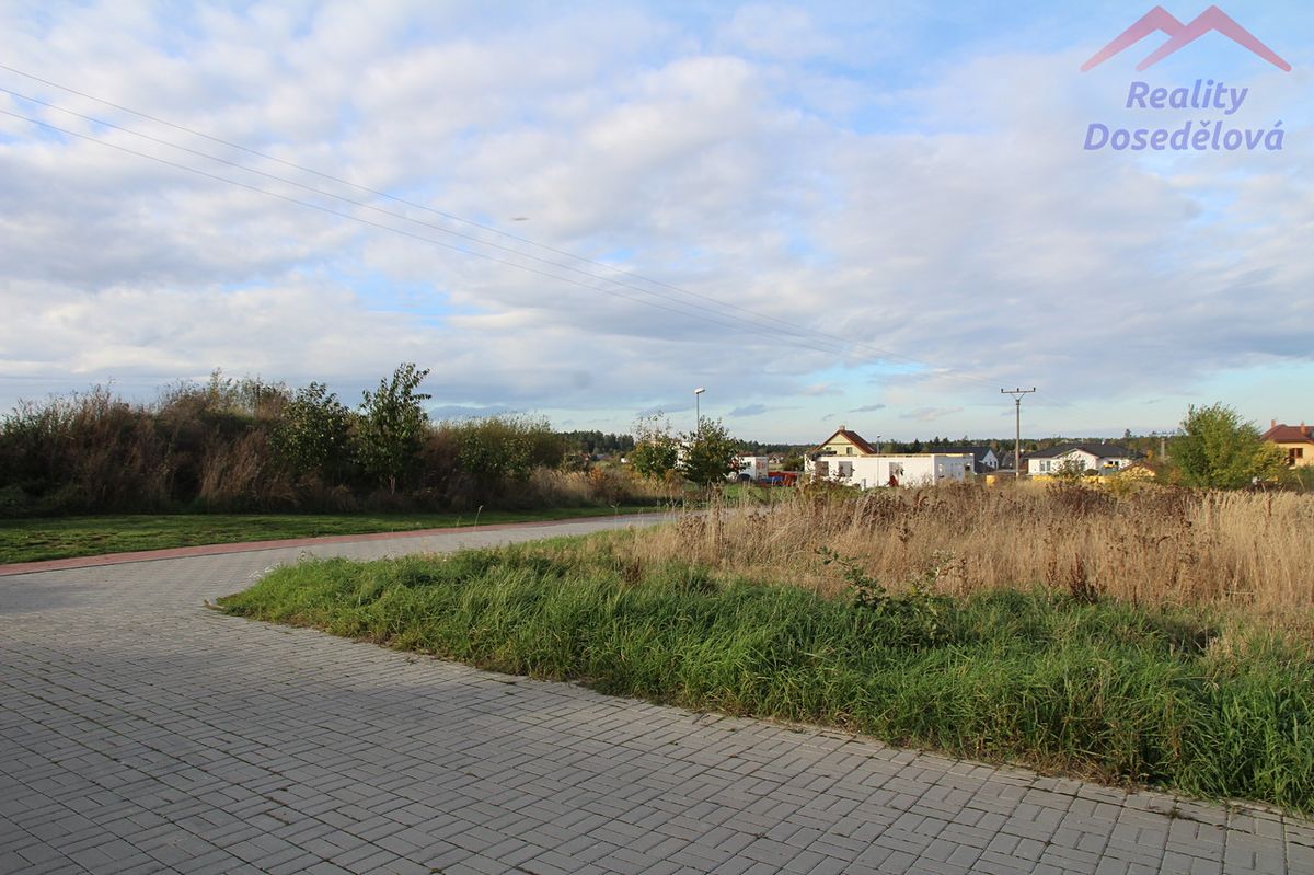 Prodej stavebního pozemku 812 m² – fotografie 2