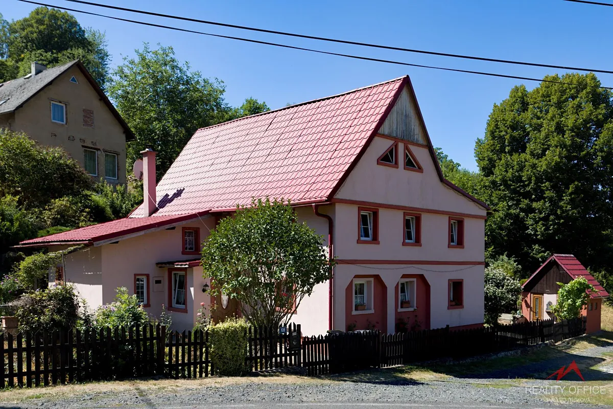 Prodej rodinného domu 120 m², pozemek 1208 m²