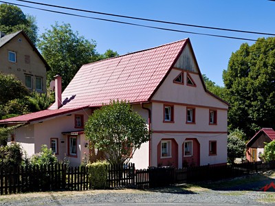 Prodej  rodinného domu 120 m², pozemek 1 208 m²