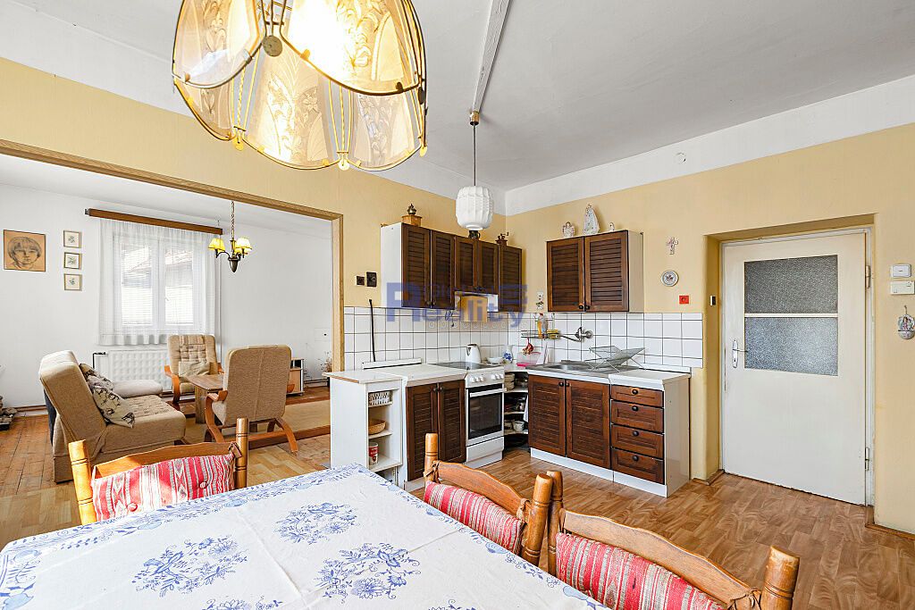 Prodej vícegeneračního domu 208 m², pozemek 354 m² – fotografie 5