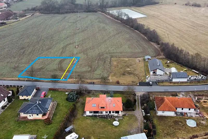 Prodej stavebního pozemku 1248 m², Hostomice – náhled fotky 2
