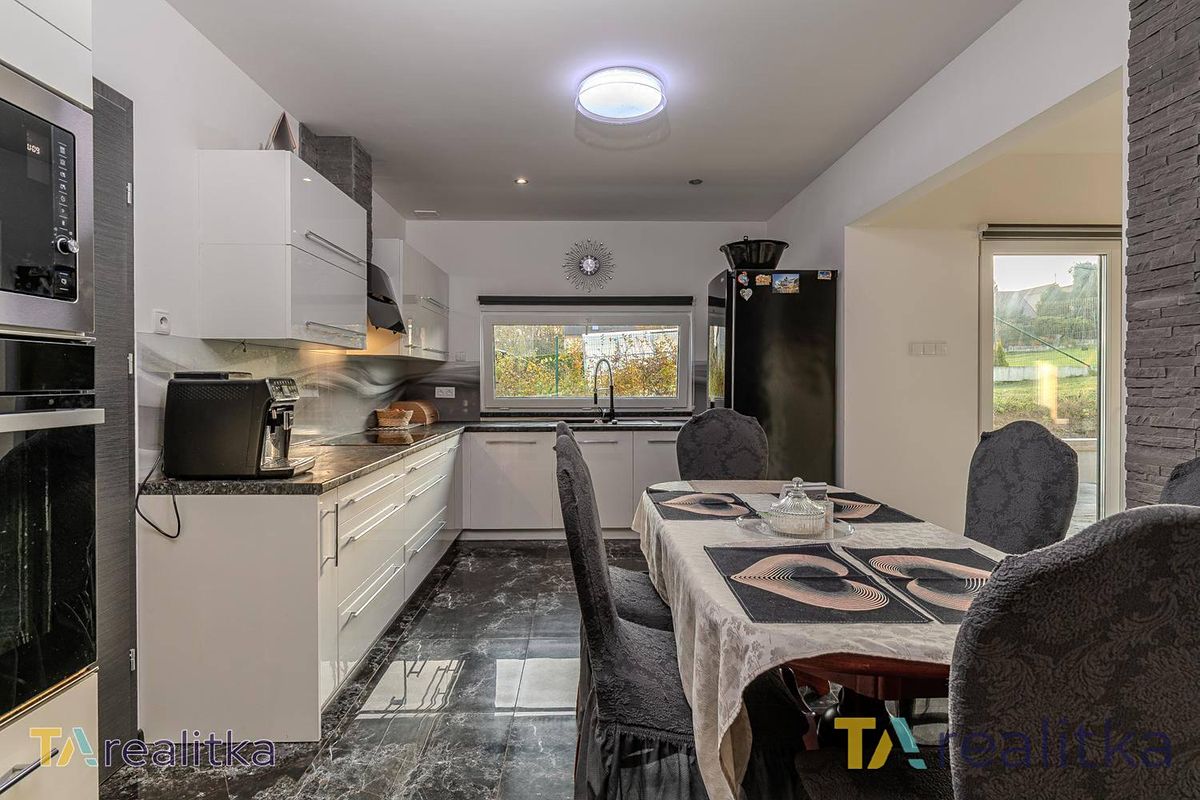 Prodej rodinného domu 130 m², pozemek 1649 m² – fotografie 4