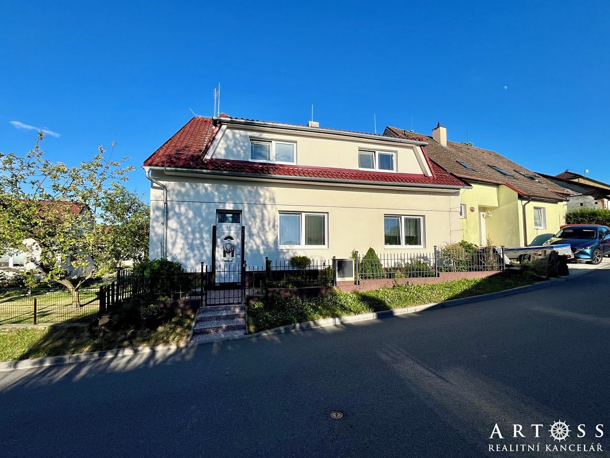 Prodej rodinného domu 160 m², pozemek 355 m² – fotografie 2