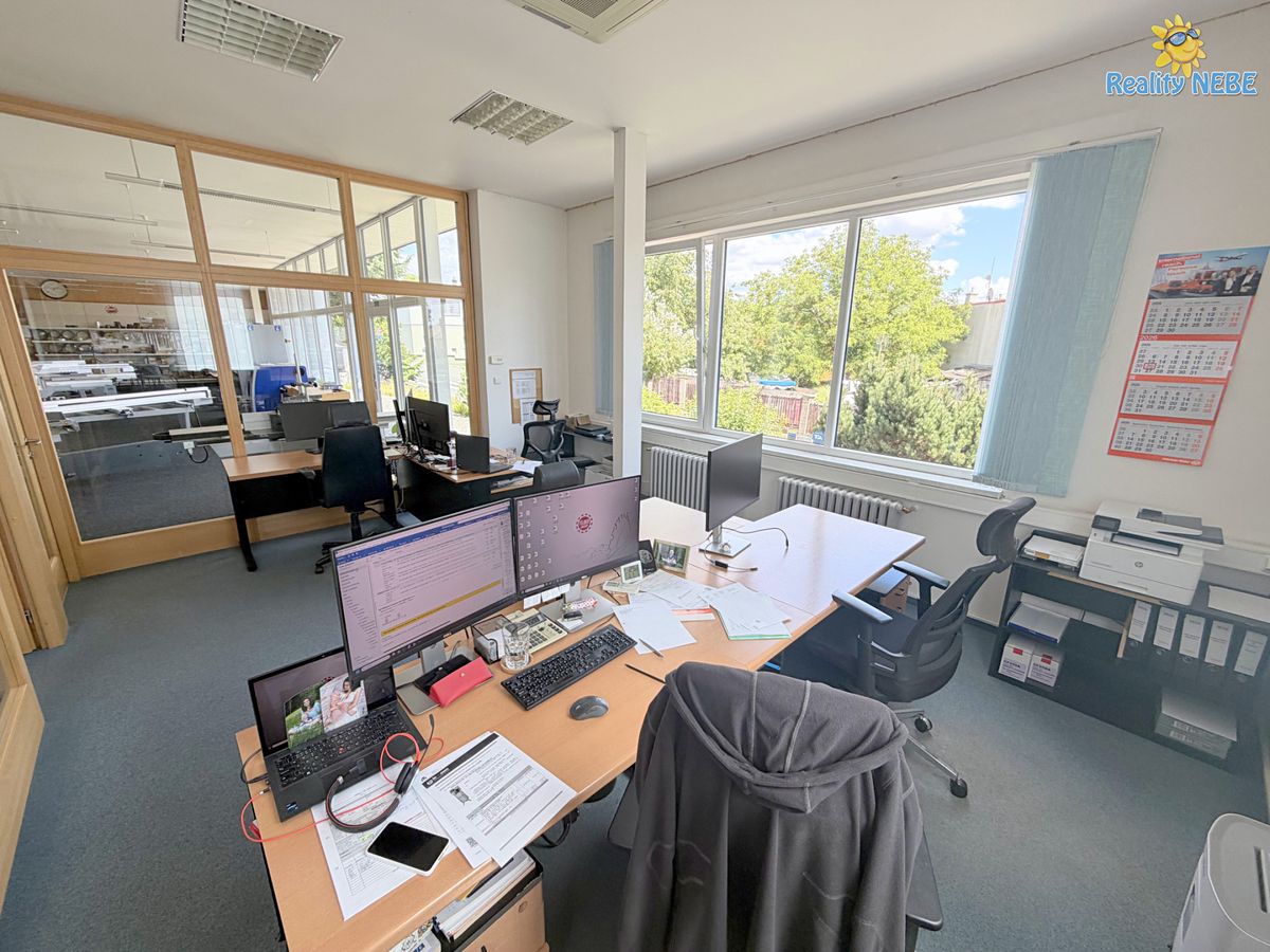 Pronájem kanceláře 368 m² – fotografie 4