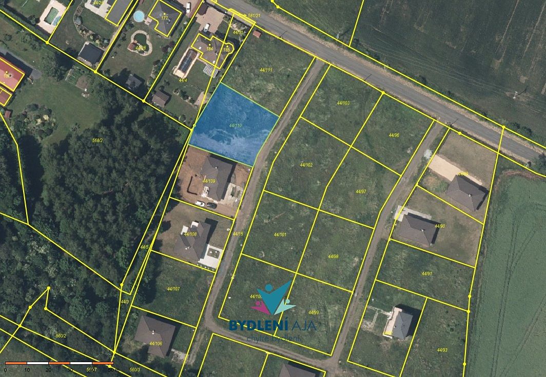 Prodej stavebního pozemku 931 m² – fotografie 2