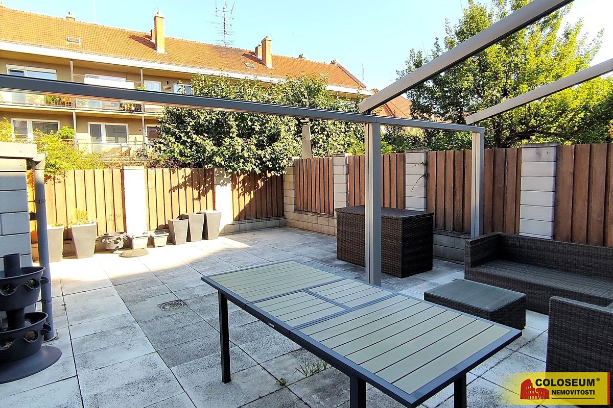 Pronájem rodinného domu 316 m², pozemek 181 m² – fotografie 2