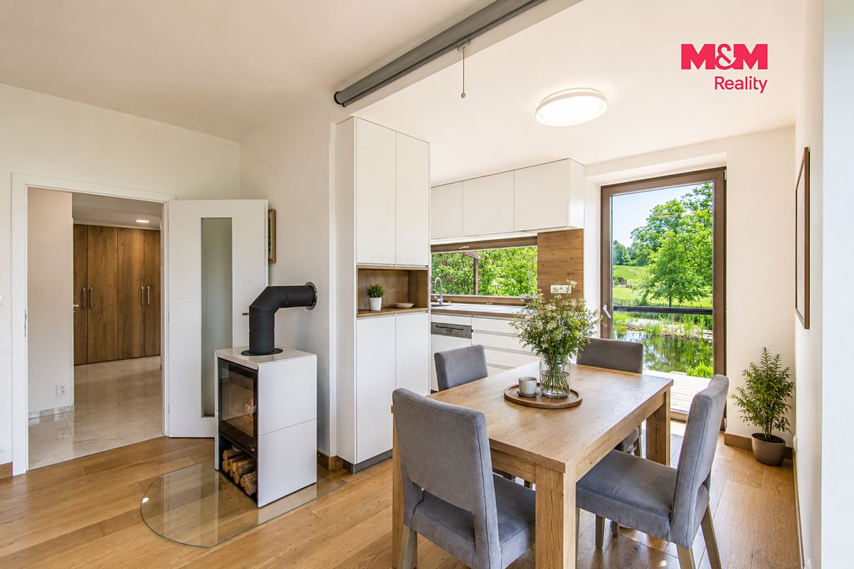 Prodej rodinného domu 125 m², pozemek 2121 m² – fotografie 2