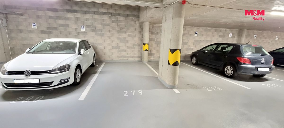 Pronájem garážového stání 12 m² – fotografie 2