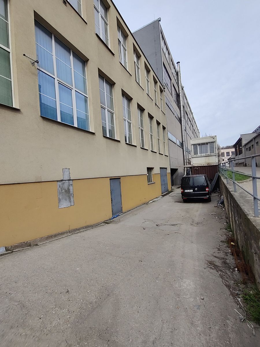 Pronájem skladového prostoru 253 m² – fotografie 3