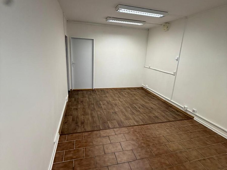Prodej komerčního prostoru, 55 m² (3 z 14)