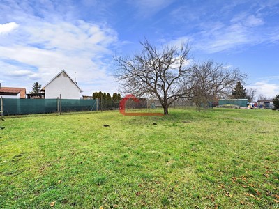 Prodej pozemku, 1 065 m² (2 z 10)