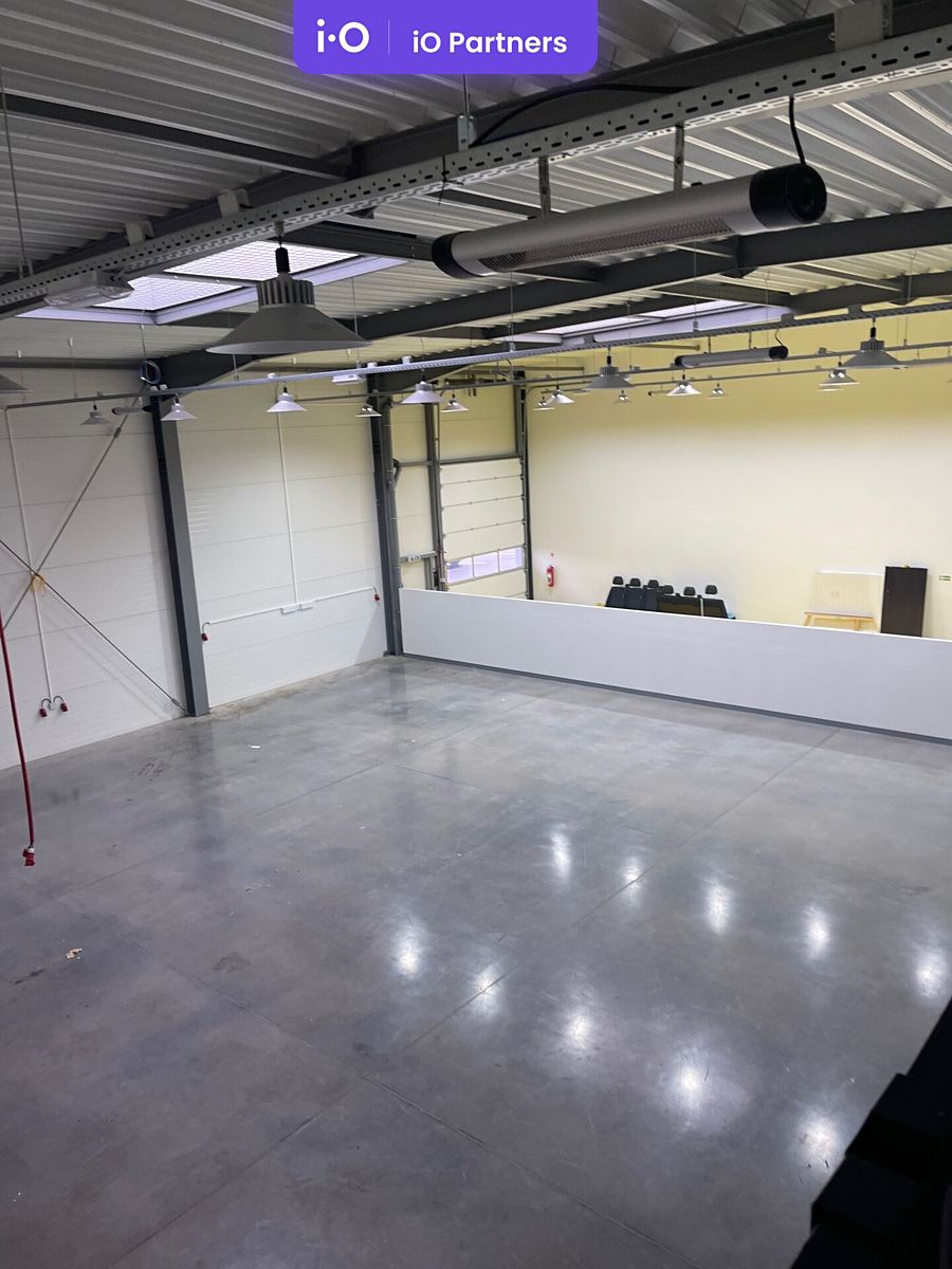 Pronájem skladového prostoru 1000 m²