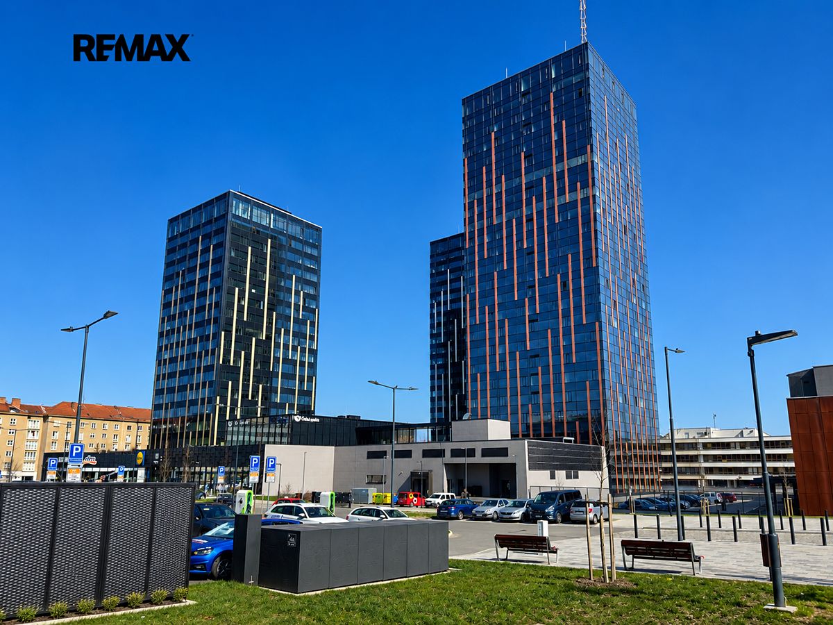 Pronájem kanceláře 240 m²