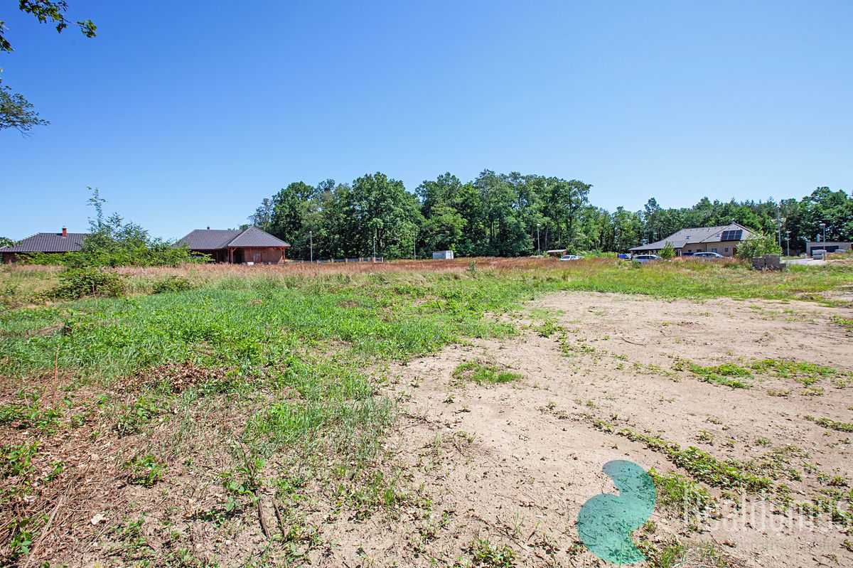 Prodej stavebního pozemku 1218 m² – fotografie 2