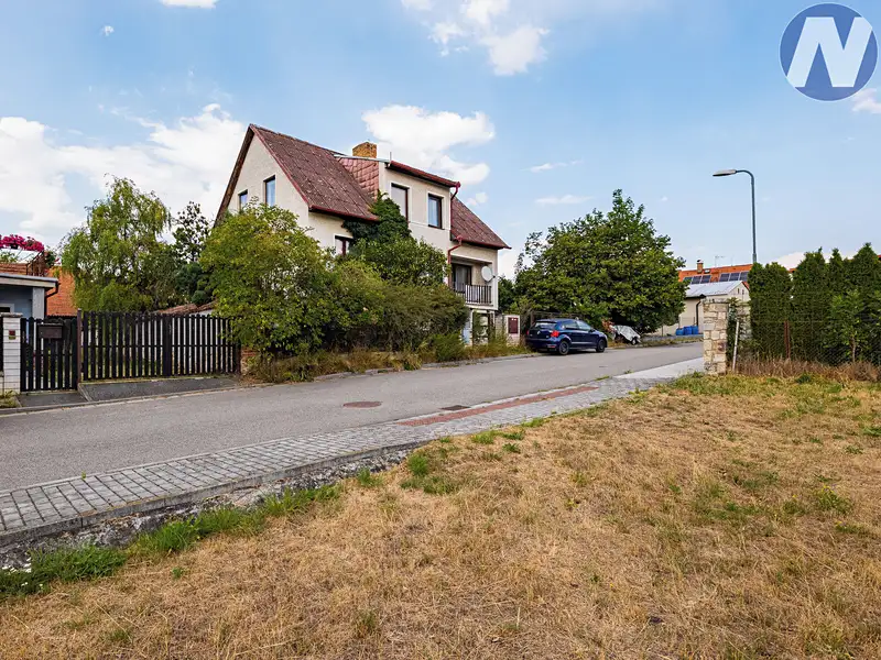 Prodej rodinného domu 243 m², pozemek 376 m², Radošovice – náhled fotky 2