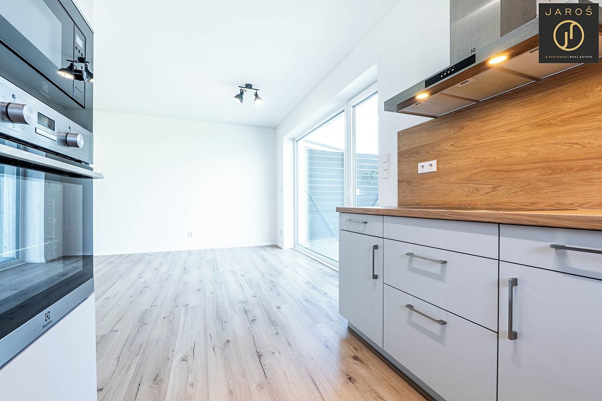 Prodej rodinného domu 93 m², pozemek 500 m² – fotografie 2