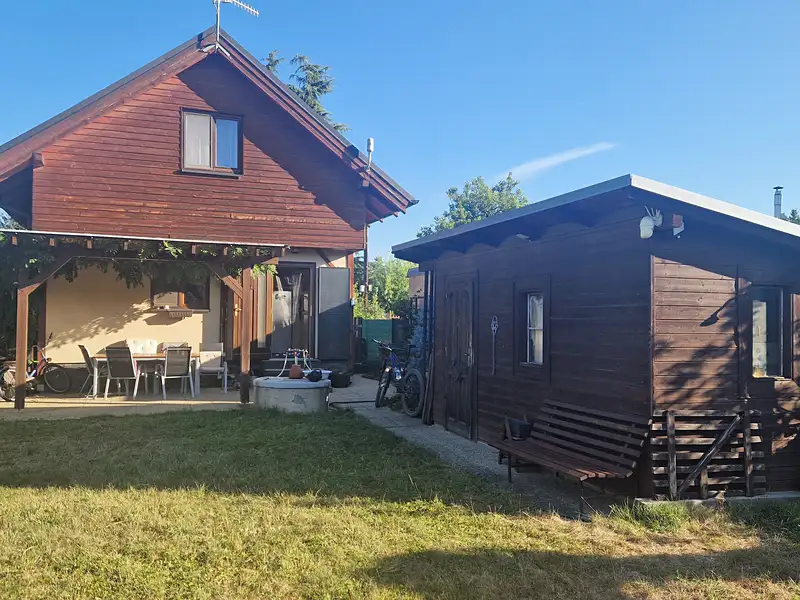 Prodej rodinného domu 80 m², pozemek 569 m², Černošice – náhled fotky 1