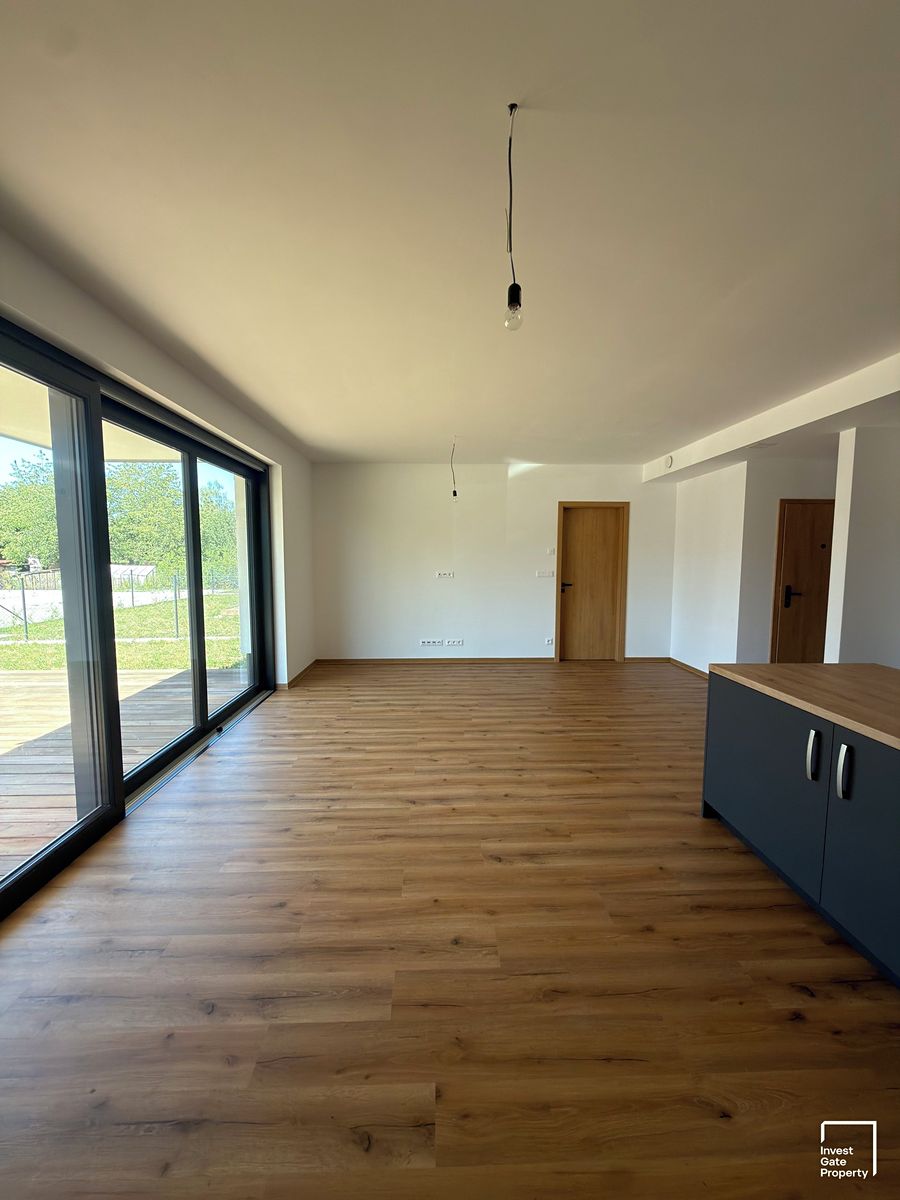 Pronájem bytu 4+kk 106 m² – fotografie 2