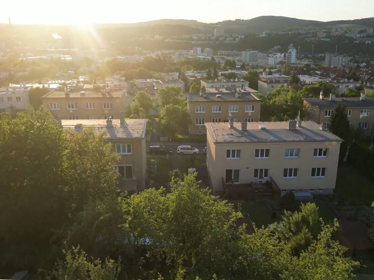 Prodej rodinného domu 159 m², pozemek 660 m² – fotografie 2