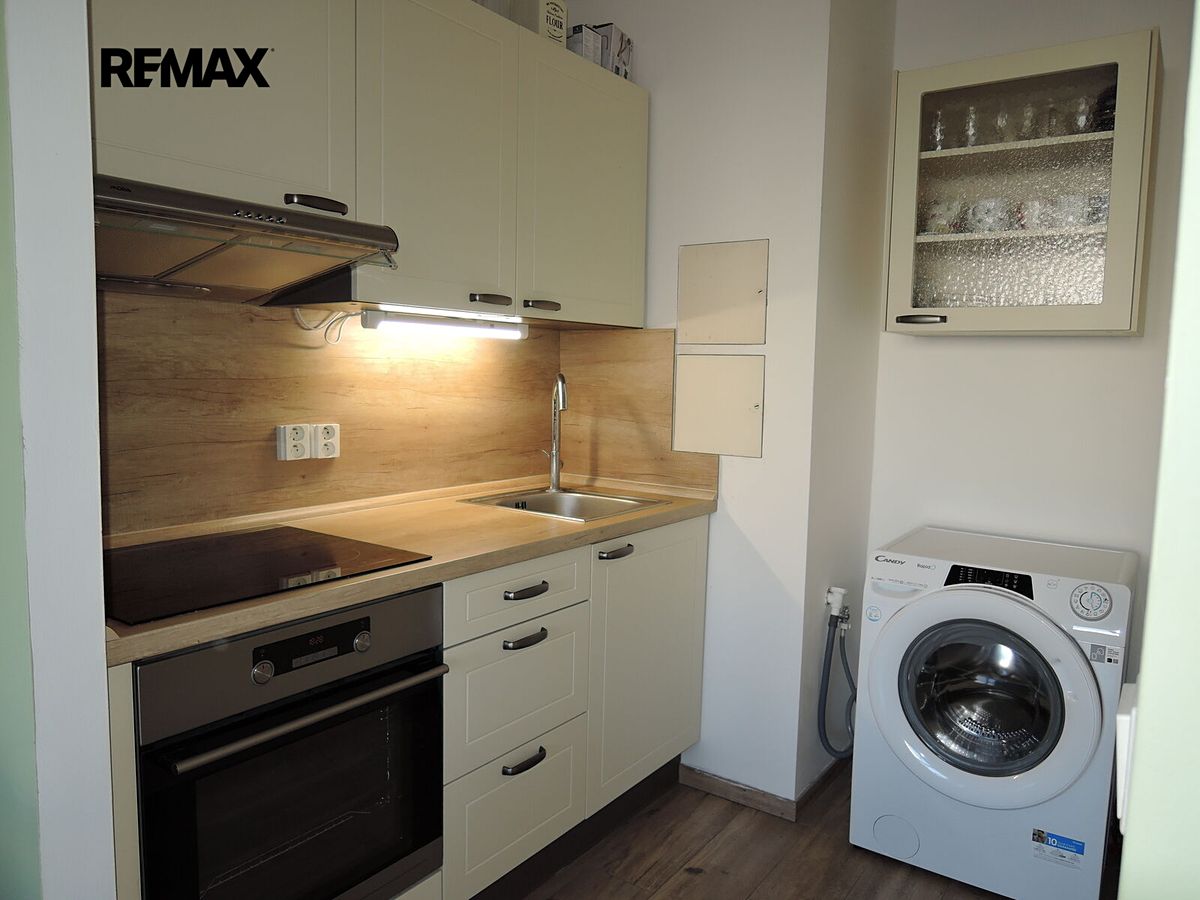 Pronájem bytu 1+kk 38 m²