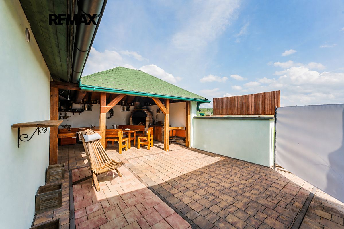 Prodej rodinného domu 154 m², pozemek 550 m² – fotografie 2