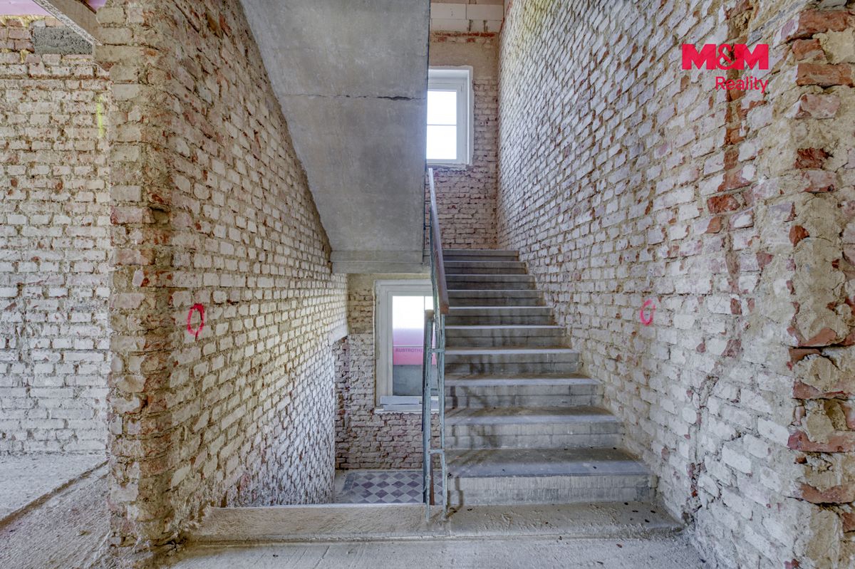 Prodej rodinného domu 430 m², pozemek 290 m² – fotografie 3