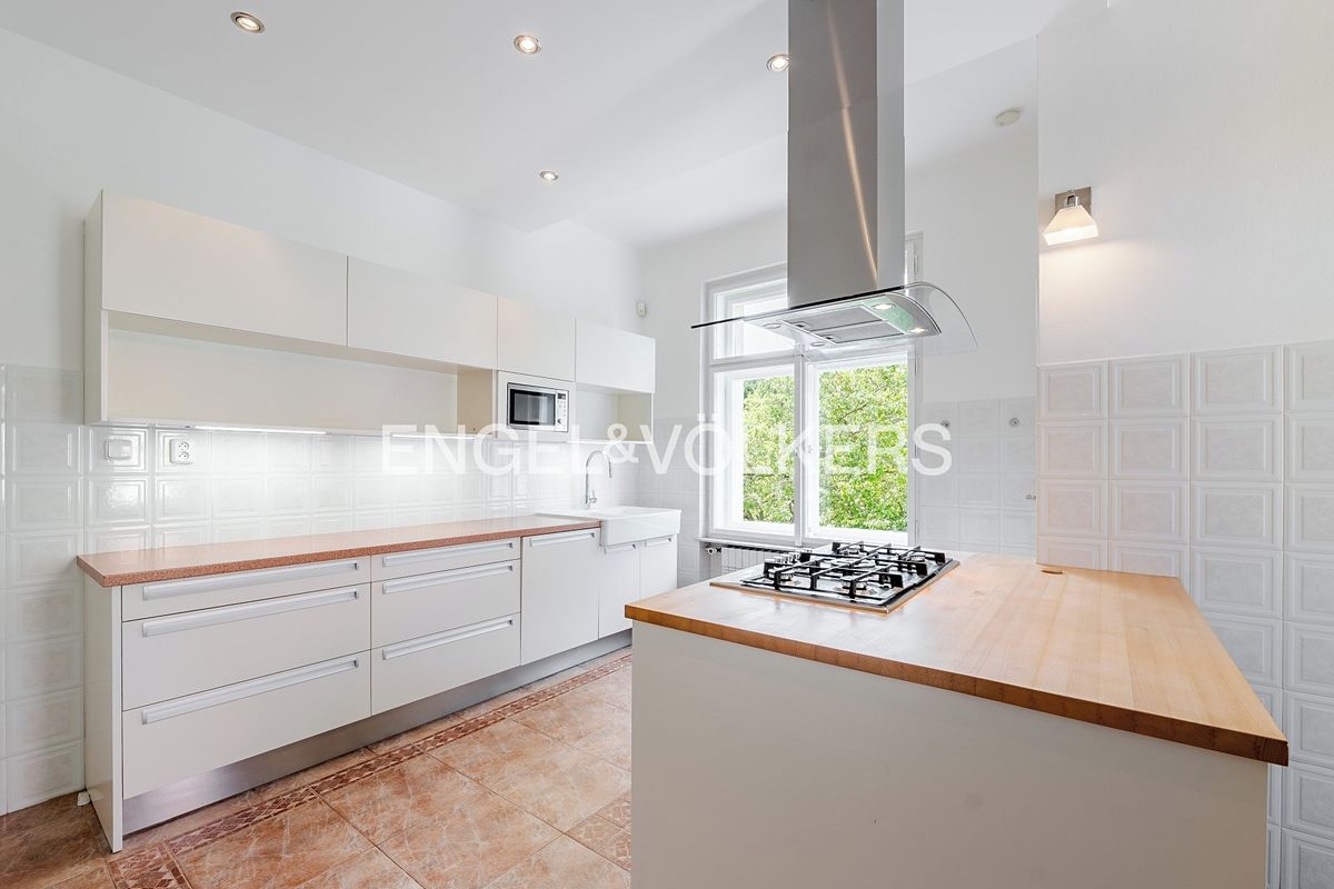 Pronájem bytu 5+1 146 m² – fotografie 3