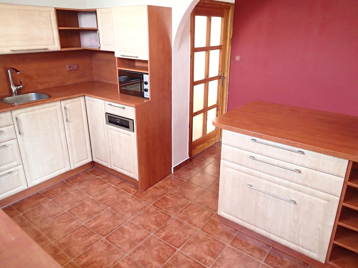 Prodej rodinného domu 186 m², pozemek 722 m² – fotografie 4