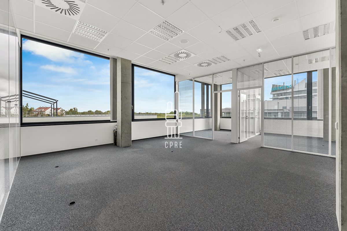 Pronájem kanceláře 800 m² – fotografie 2