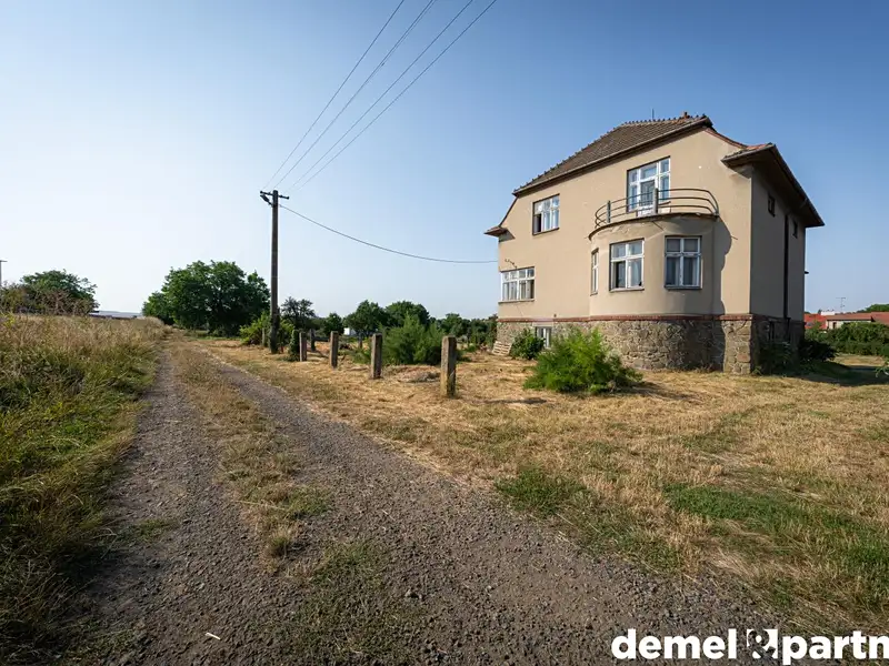 Prodej vily 309 m², pozemek 2242 m², Křenovice – náhled fotky 2