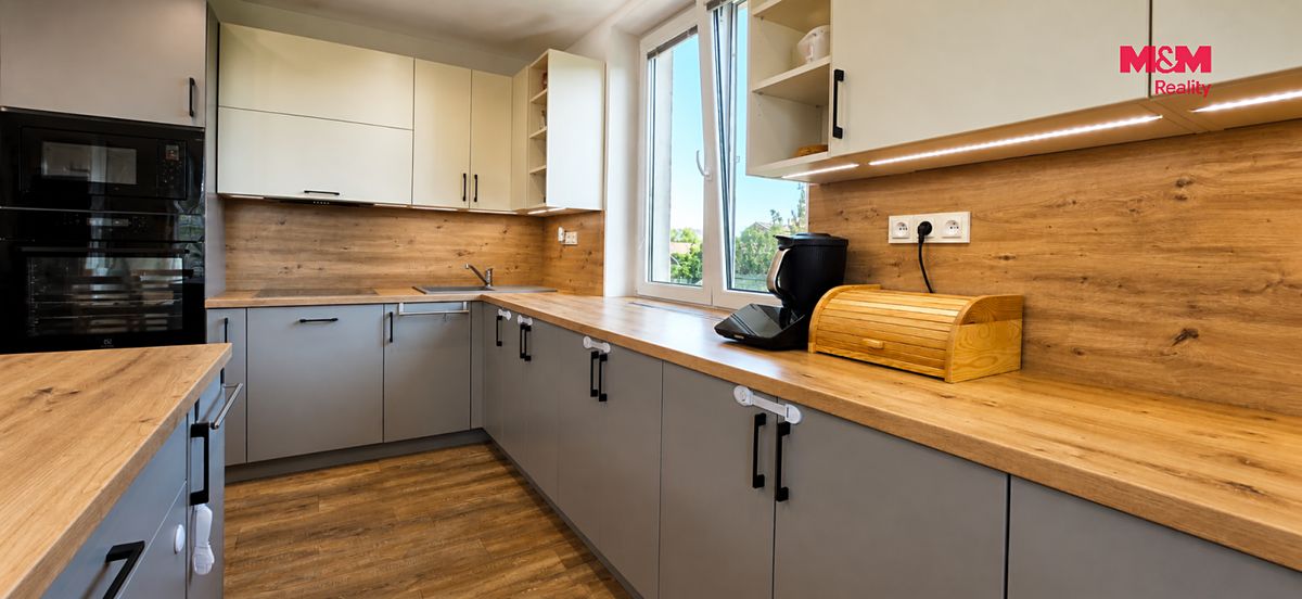 Prodej rodinného domu 129 m², pozemek 882 m² – fotografie 3