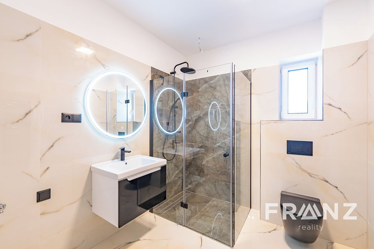 Pronájem bytu 2+1 75 m² – fotografie 3