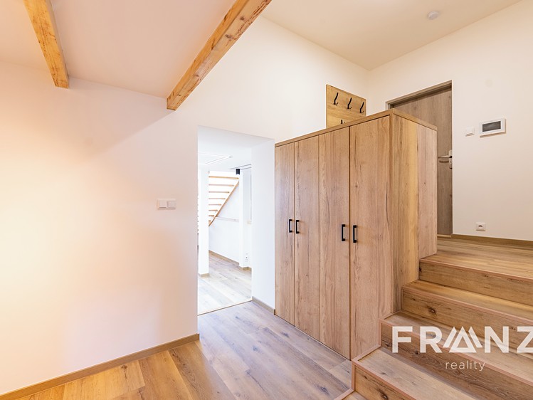Pronájem bytu 2+1, 75 m² (13 z 21)